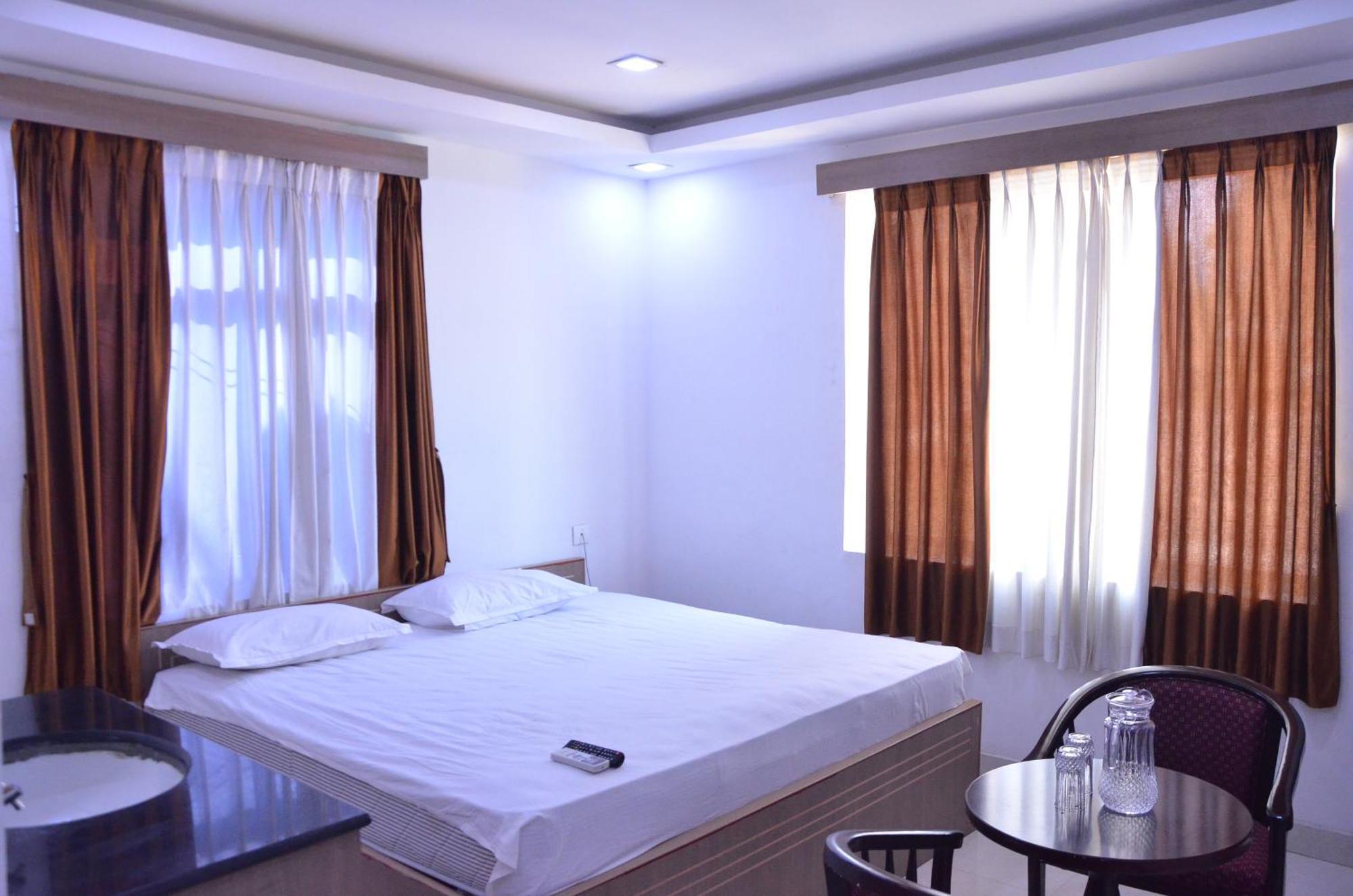 Golden Grand By Xury Hotels Tiruchchendūr Exterior foto
